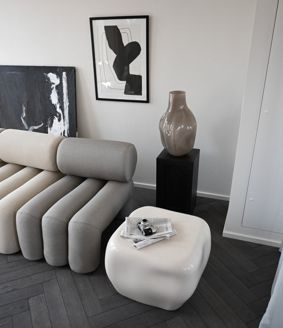 Bakku Vase, Big by 101 Copenhagen in Smoked Desert in a styled interior, view 3 – In Dubai by WSPR