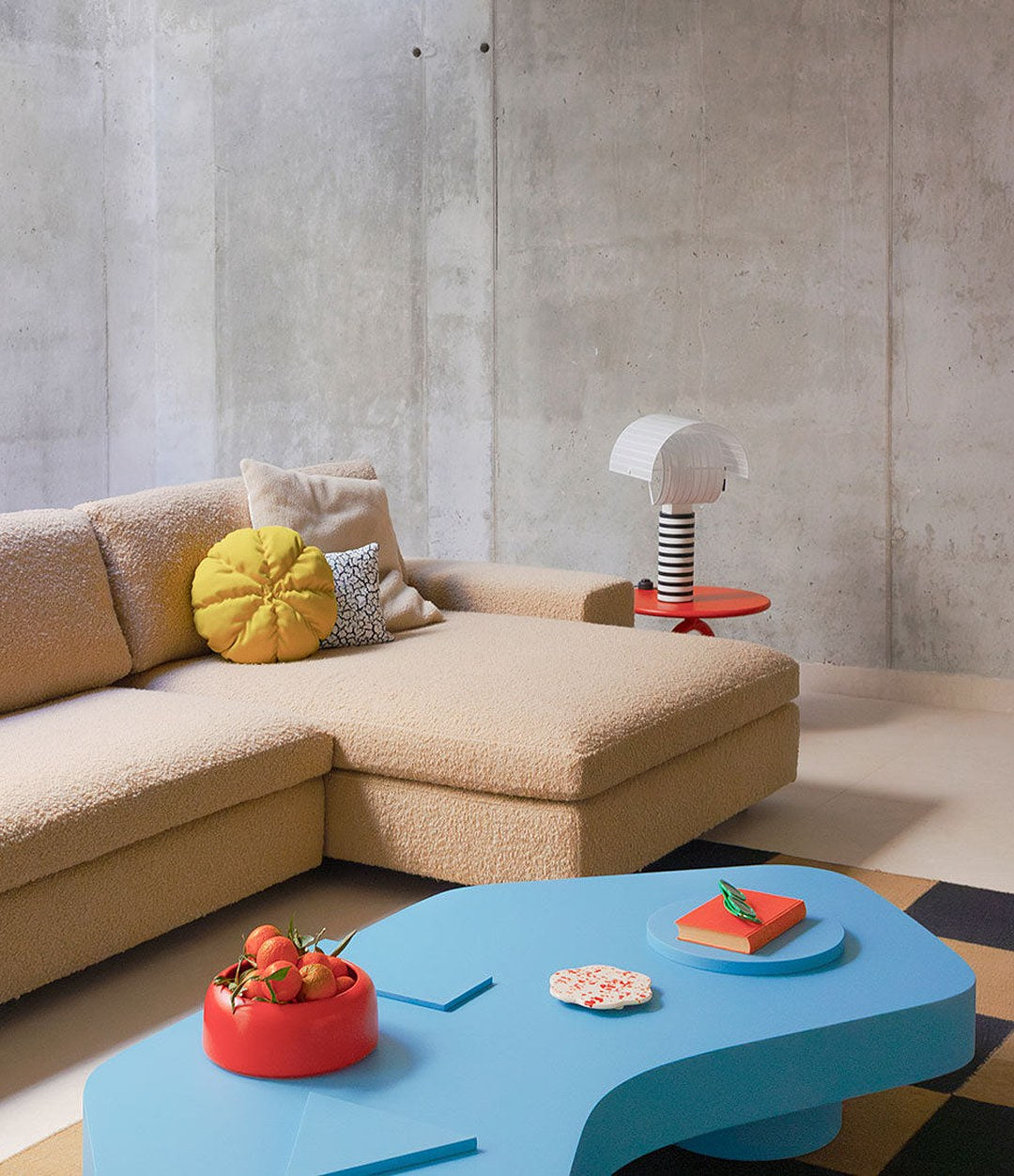 Bold Coffee Table by Sancal in blue lacquer in a living room – In Dubai by WSPR
