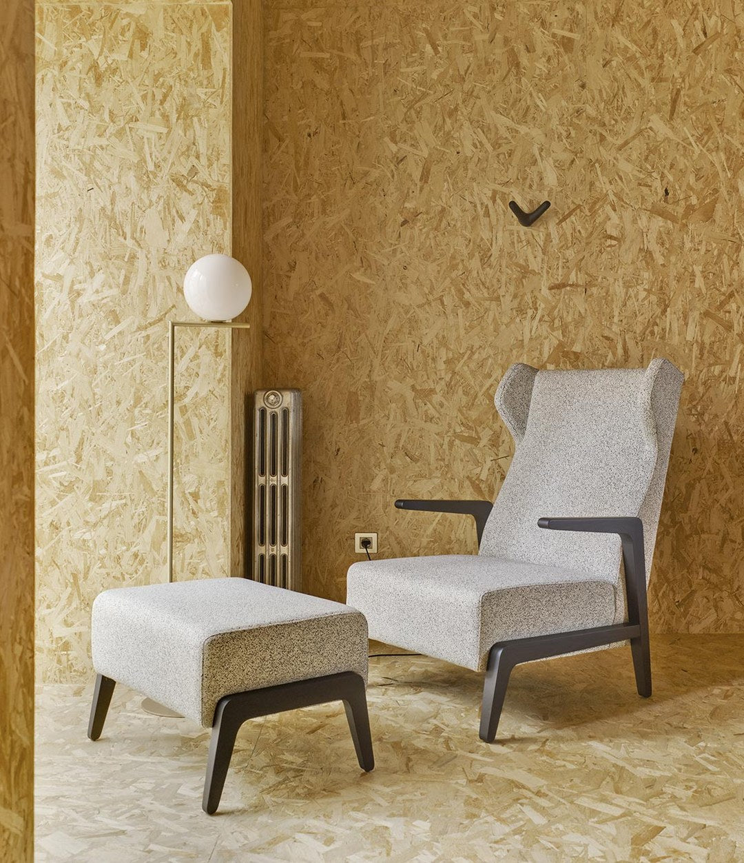 Boomerang Chill Wing Armchair by Sancal in light grey with black stained ash and pouf – In Dubai by WSPR
