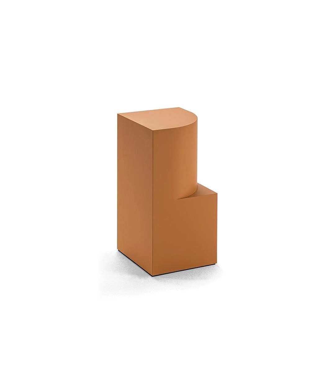 Canto Side Table by Sancal with a square base – In Dubai by WSPR