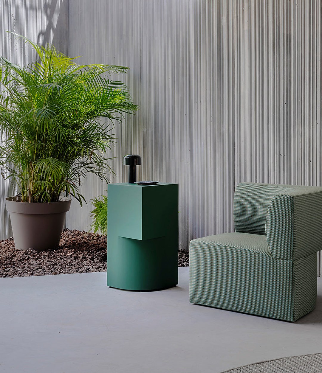 Canto Side Table by Sancal in green in a lounge – In Dubai by WSPR