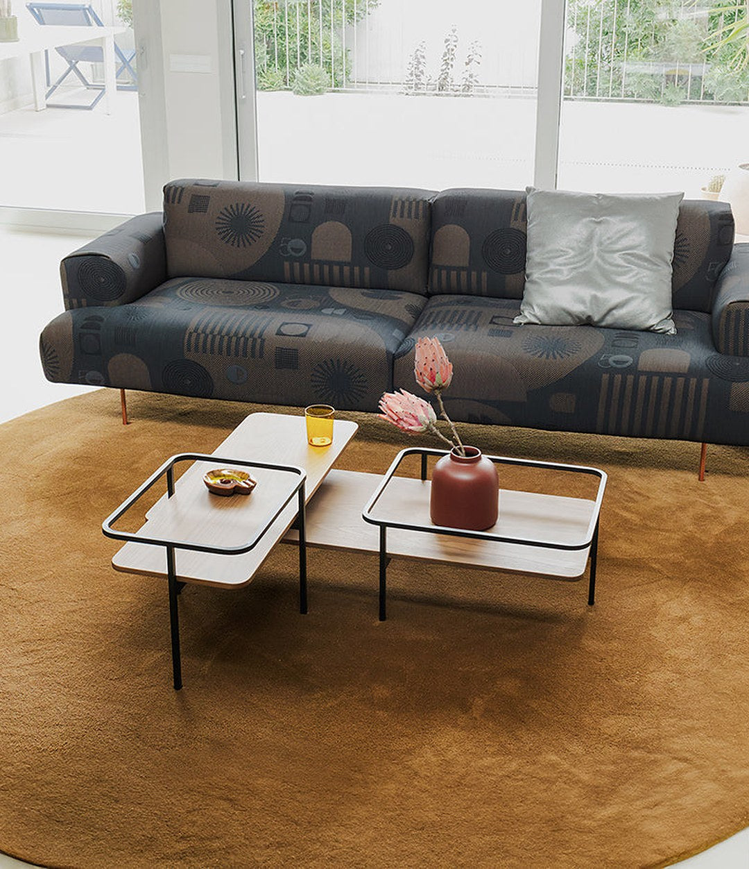 Duplex Coffee Table by Sancal on a round rug – In Dubai by WSPR