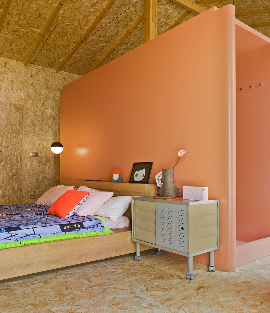 Estante Acoustic Shelving by Sancal small unit on wheels as a bedside table – In Dubai by WSPR