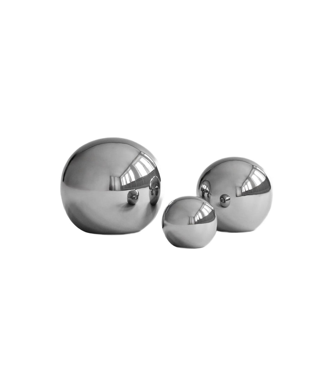 Gallery Balls, Set of 3 by 101 Copenhagen in Chrome, view 2 – In Dubai by WSPR