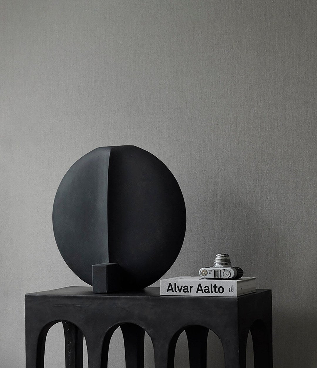 Guggenheim Vase, Big by 101 Copenhagen in Black in a styled interior – In Dubai by WSPR