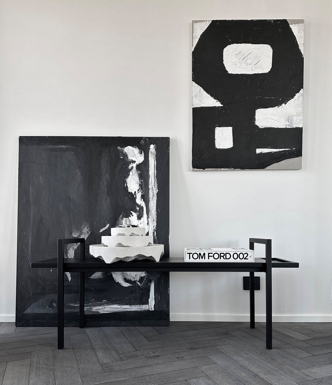 Iwa Tray, Medio by 101 Copenhagen in Birch in a styled interior, view 3 – In Dubai by WSPR