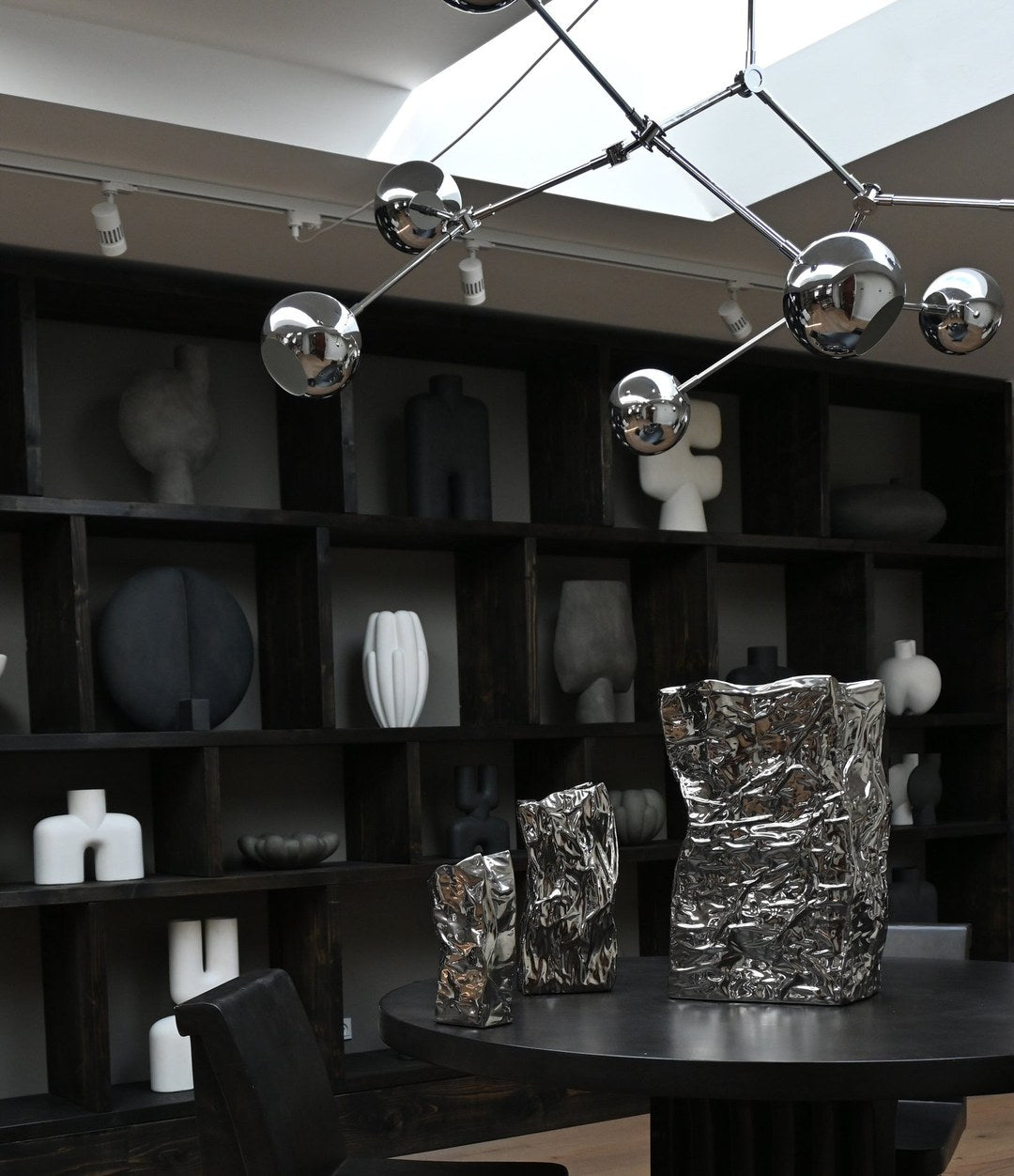 Kami Vase, Big by 101 Copenhagen in Chrome in a styled interior – In Dubai by WSPR