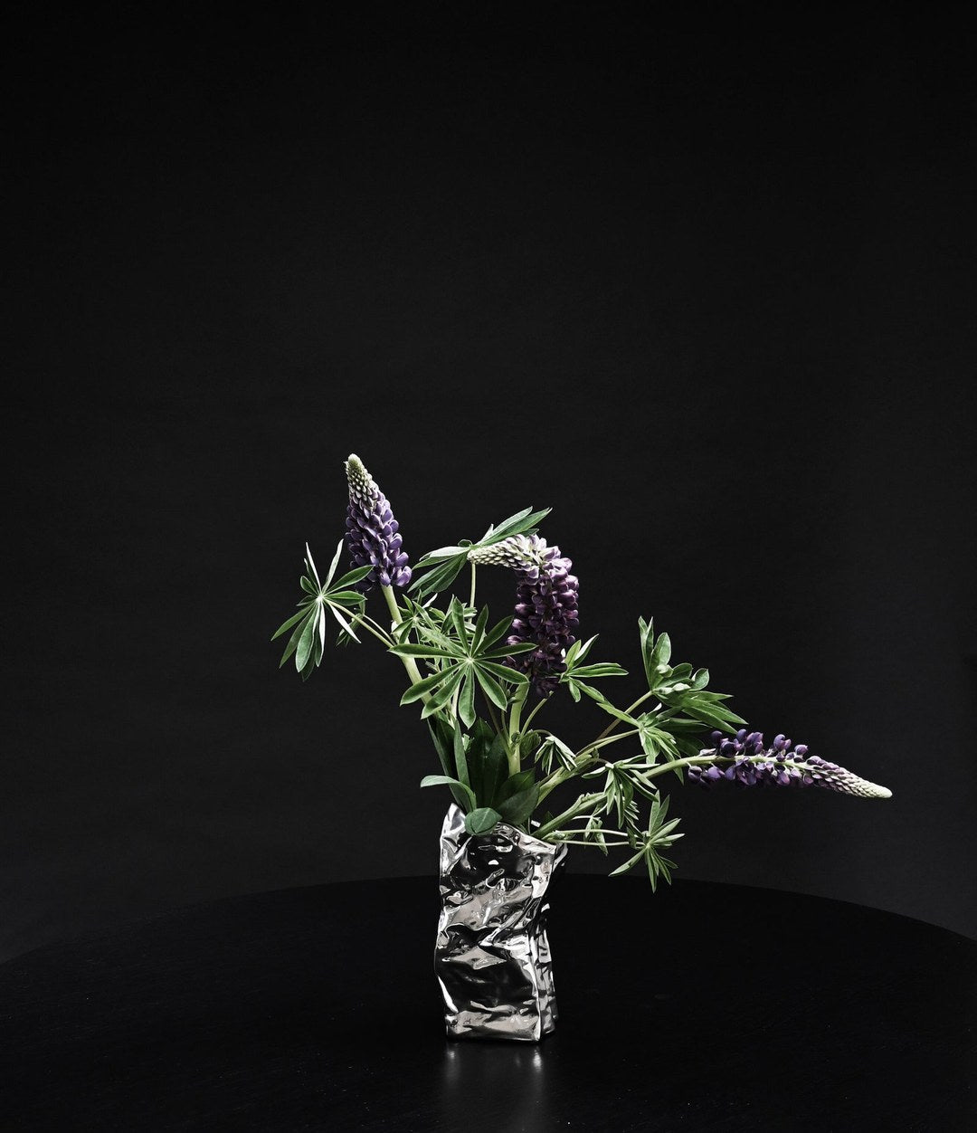 Kami Vase, Mini by 101 Copenhagen in Chrome in a styled interior, view 2 – In Dubai by WSPR