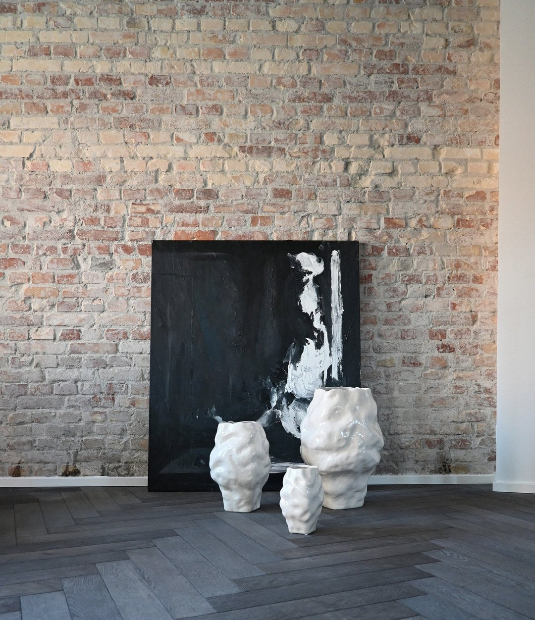 Katachi Vase, Medio by 101 Copenhagen in High Glaze Birch in a styled interior, view 2 – In Dubai by WSPR