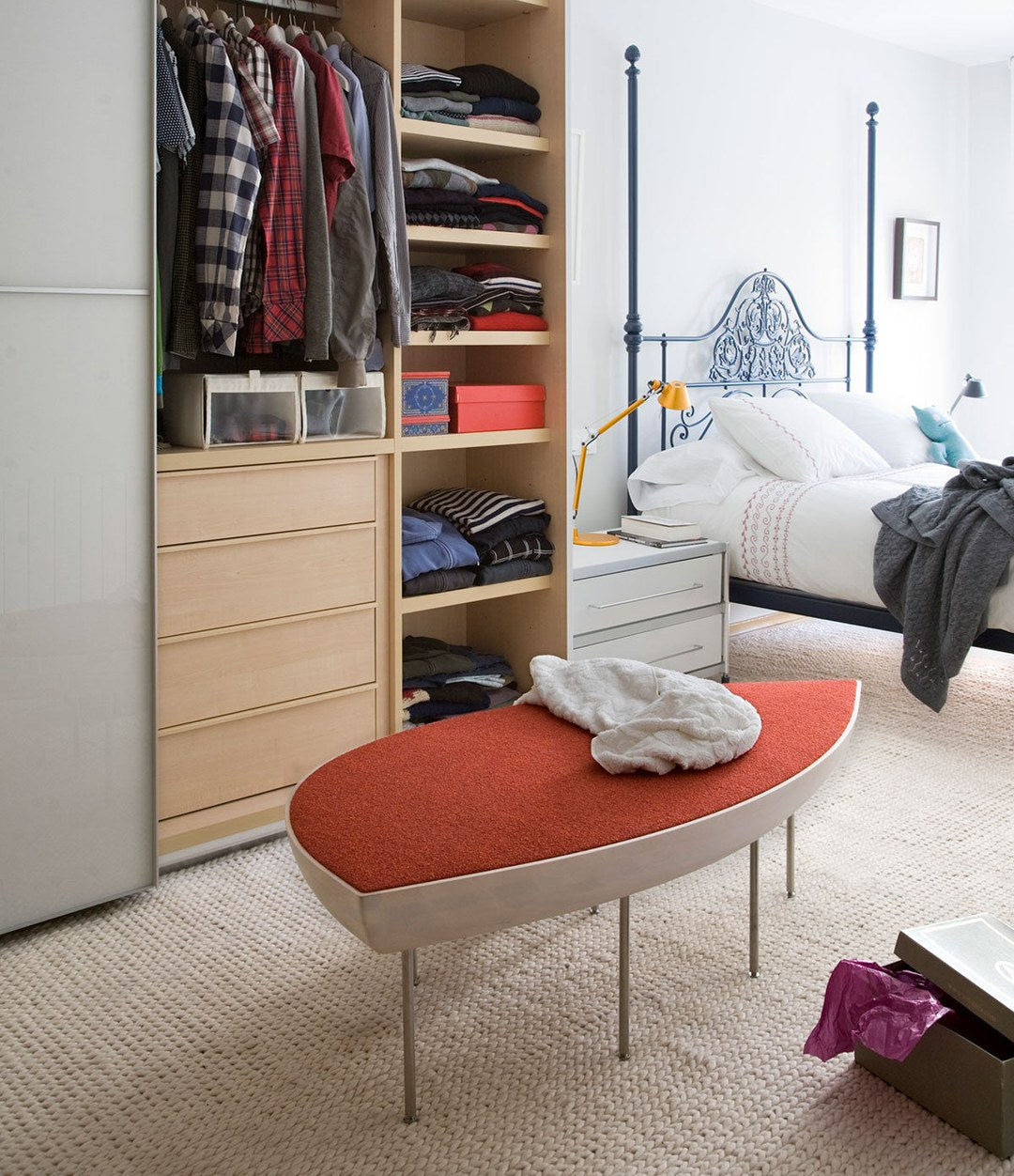 Konoha Bench by Sancal in red at the foot of a bed – In Dubai by WSPR