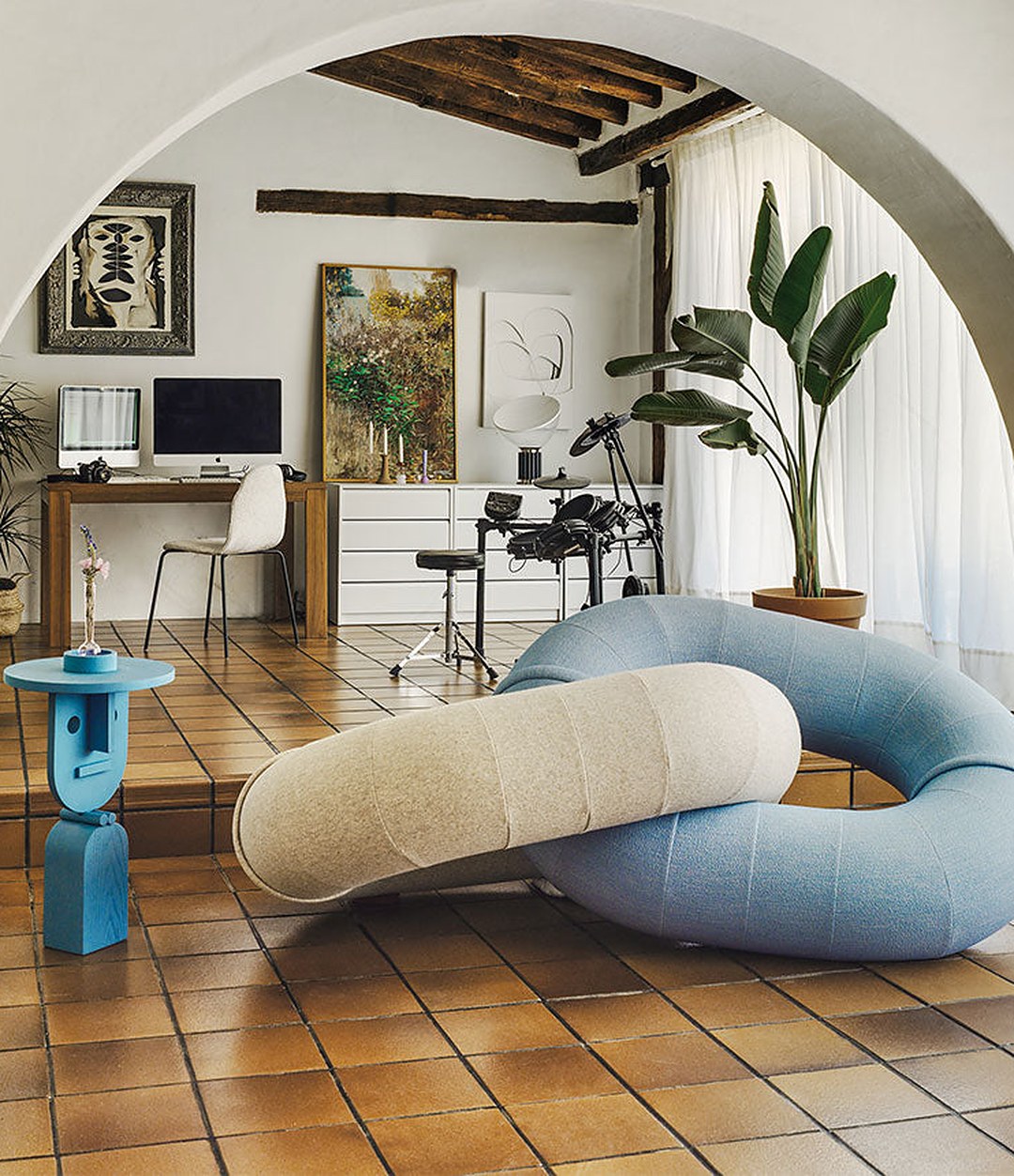 Link Sofa by Sancal in cream and blue under an arch – In Dubai by WSPR