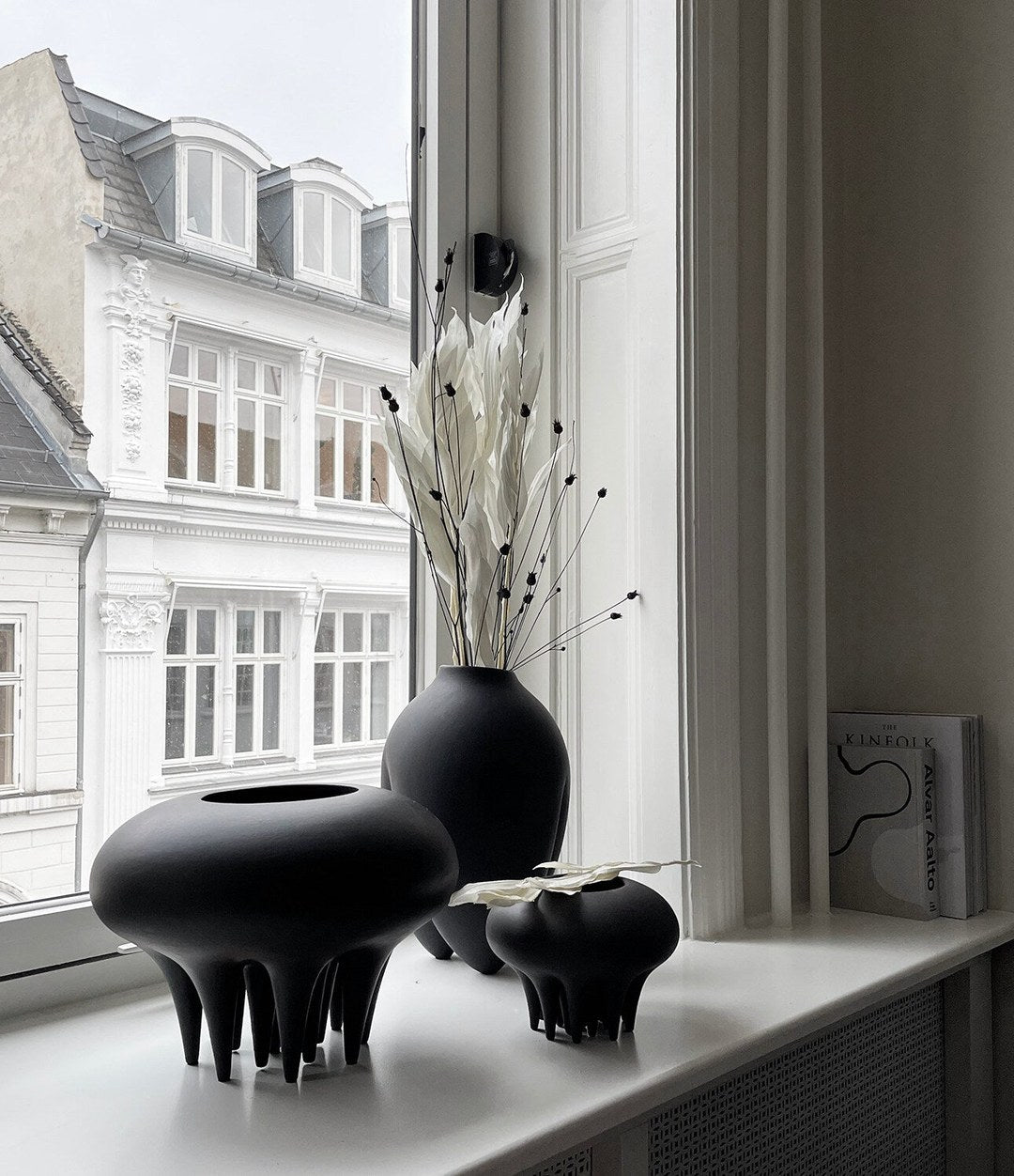 Medusa Vase, Big by 101 Copenhagen in Coffee in a styled interior, view 3 – In Dubai by WSPR