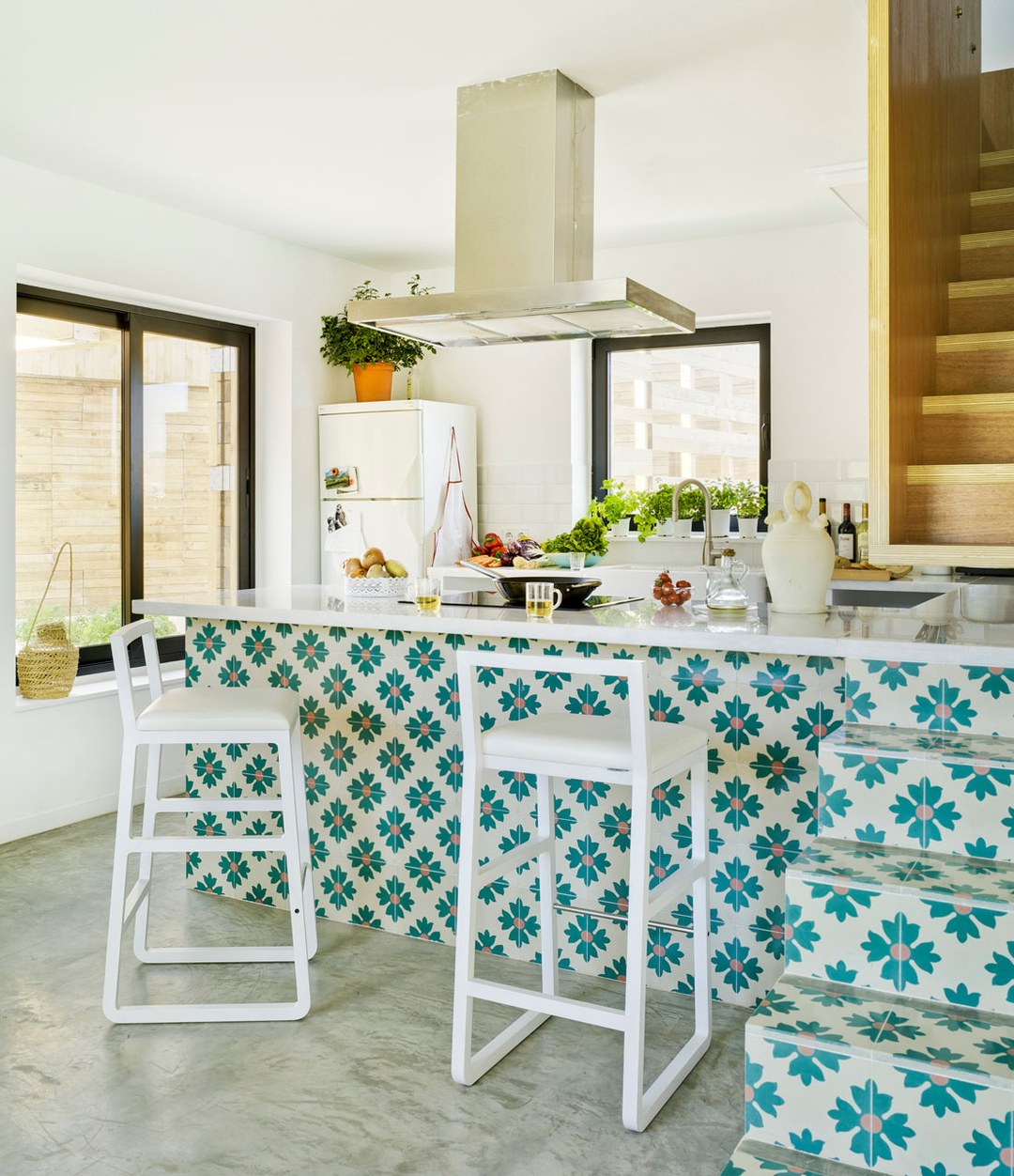 Midori Stool by Sancal in white in a bright kitchen – In Dubai by WSPR