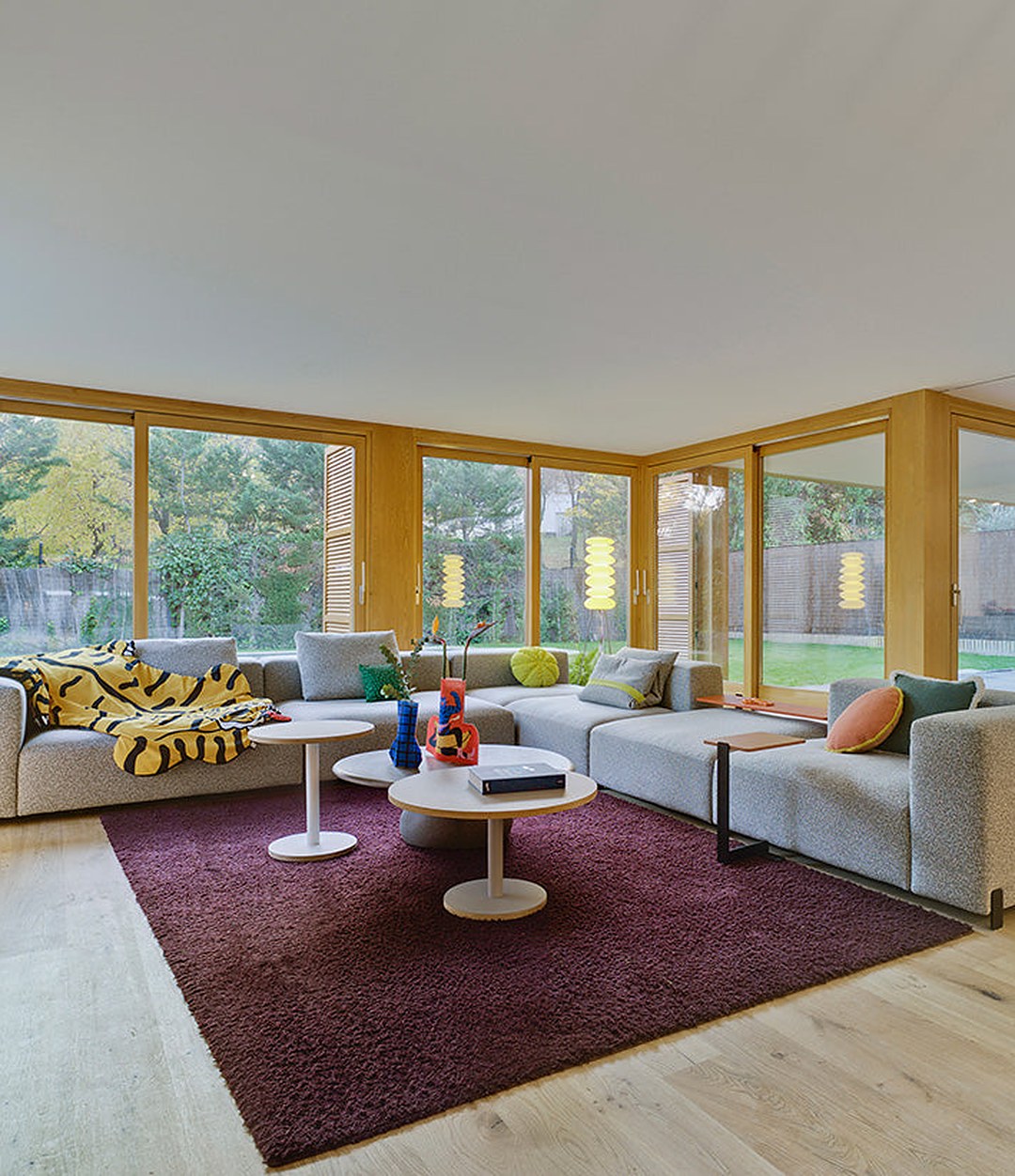Mousse Modular Sofa by Sancal corner composition in grey on a burgundy rug – In Dubai by WSPR