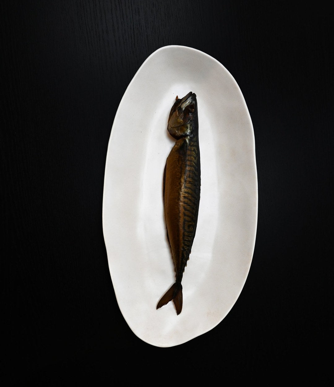 Native Oval Tray, Big by 101 Copenhagen in Birch in a styled interior, view 3 – In Dubai by WSPR