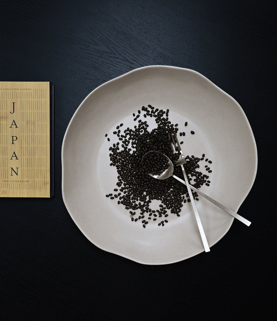 Native Tray, Hexa by 101 Copenhagen in Birch in a styled interior, view 3 – In Dubai by WSPR