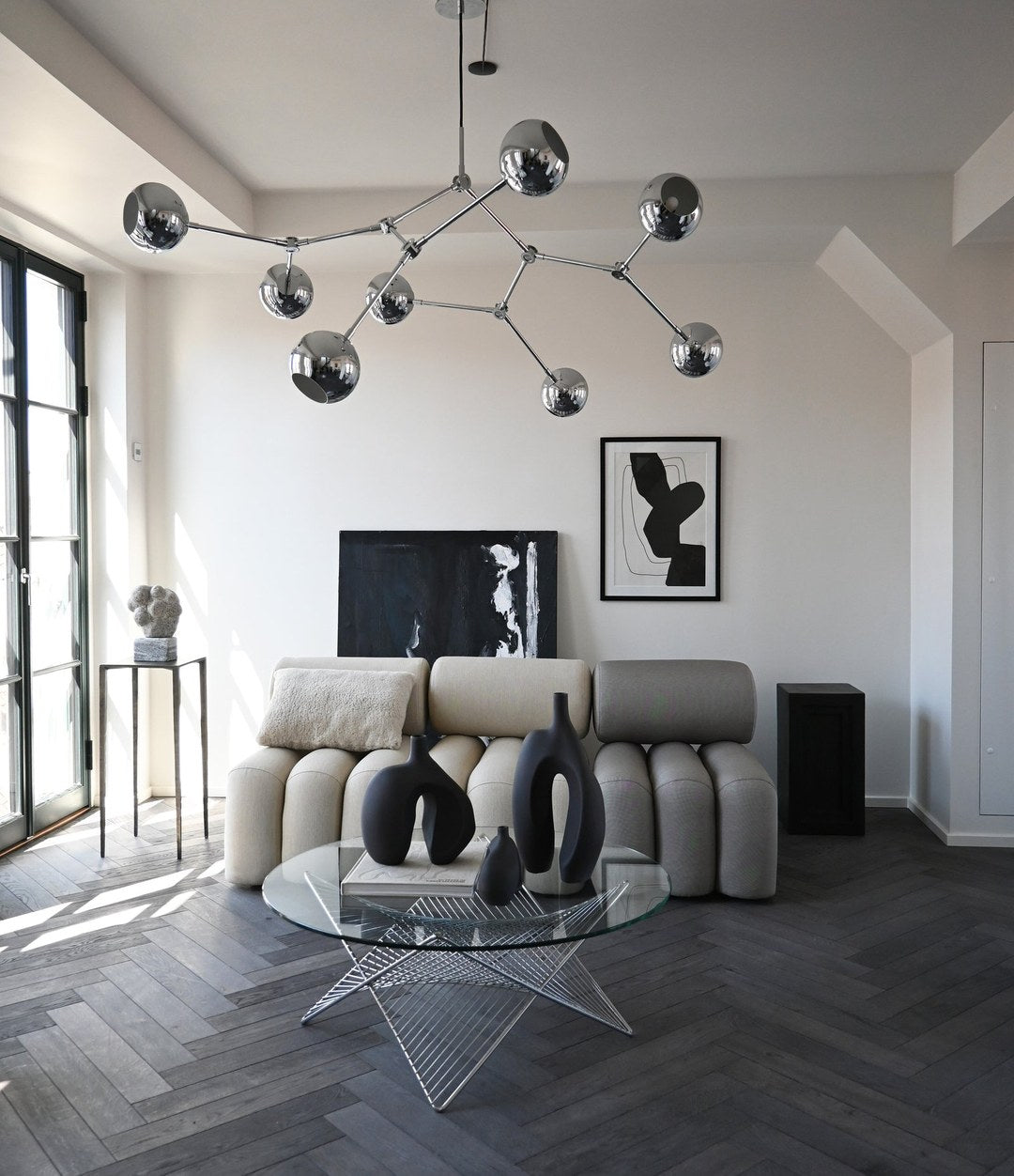 Ni Vase, Medio by 101 Copenhagen in Coffee in a styled interior – In Dubai by WSPR