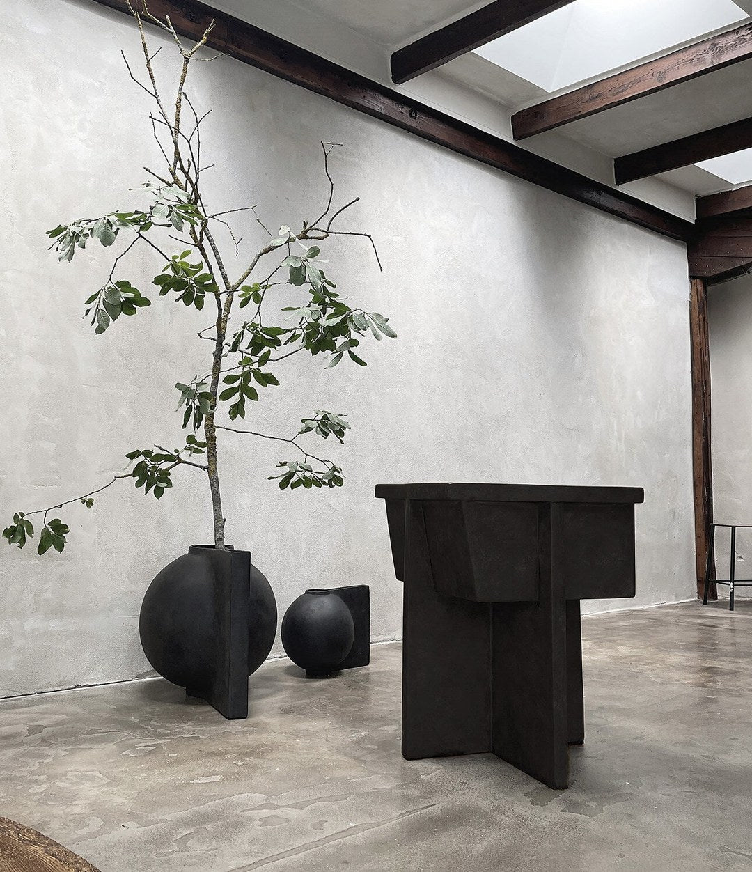 Offset Vase, Mini by 101 Copenhagen in Coffee in a styled interior, view 3 – In Dubai by WSPR