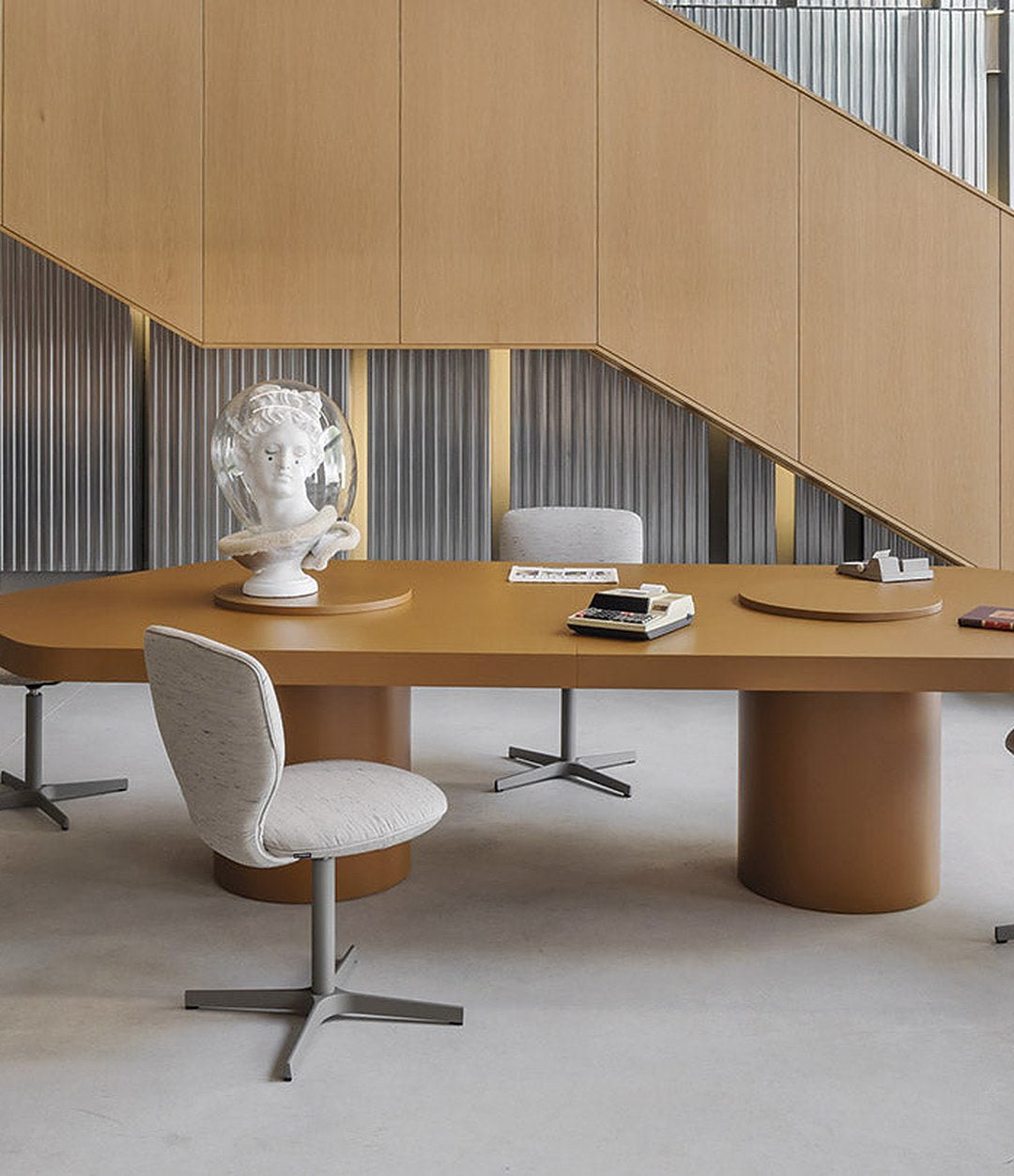 Planta Chair by Sancal in white at a long meeting table – In Dubai by WSPR