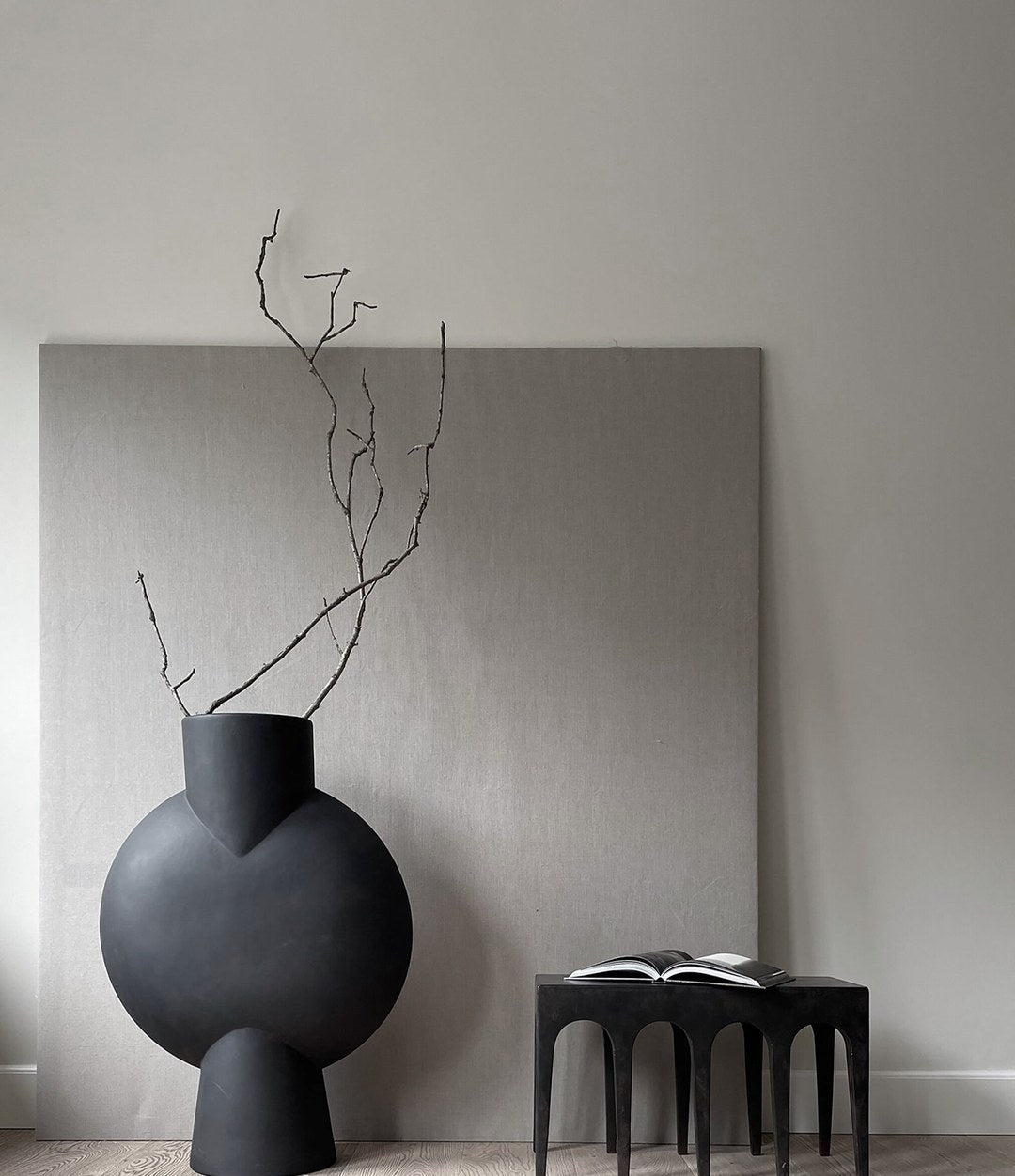 Sphere Vase Bubl, Giant by 101 Copenhagen in Coffee in a styled interior – In Dubai by WSPR
