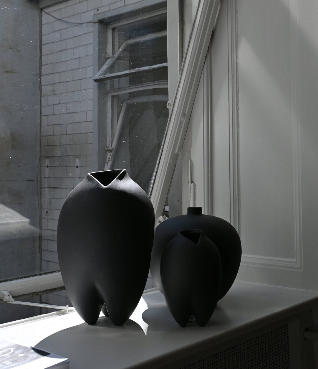 Sumo Vase, Mini by 101 Copenhagen in Coffee in a styled interior, view 3 – In Dubai by WSPR