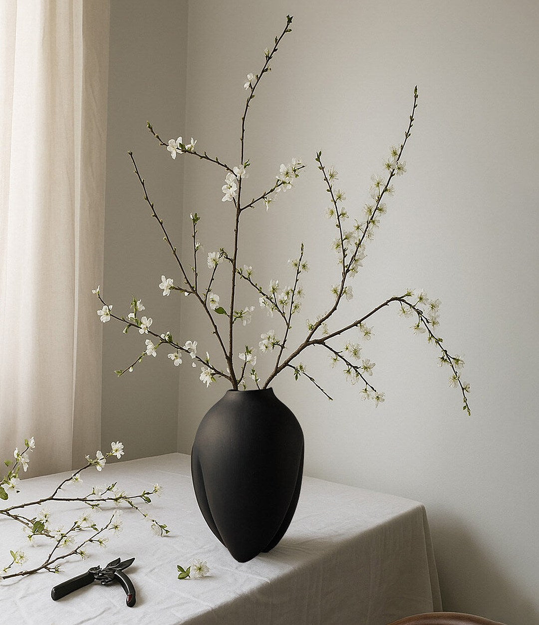 Sumo Vase, Slim by 101 Copenhagen in Coffee in a styled interior – In Dubai by WSPR