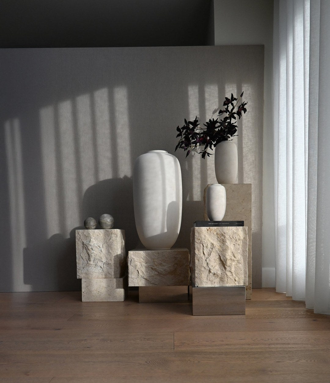 Sunao Vase Slim, Hexa by 101 Copenhagen in Birch in a styled interior, view 3 – In Dubai by WSPR
