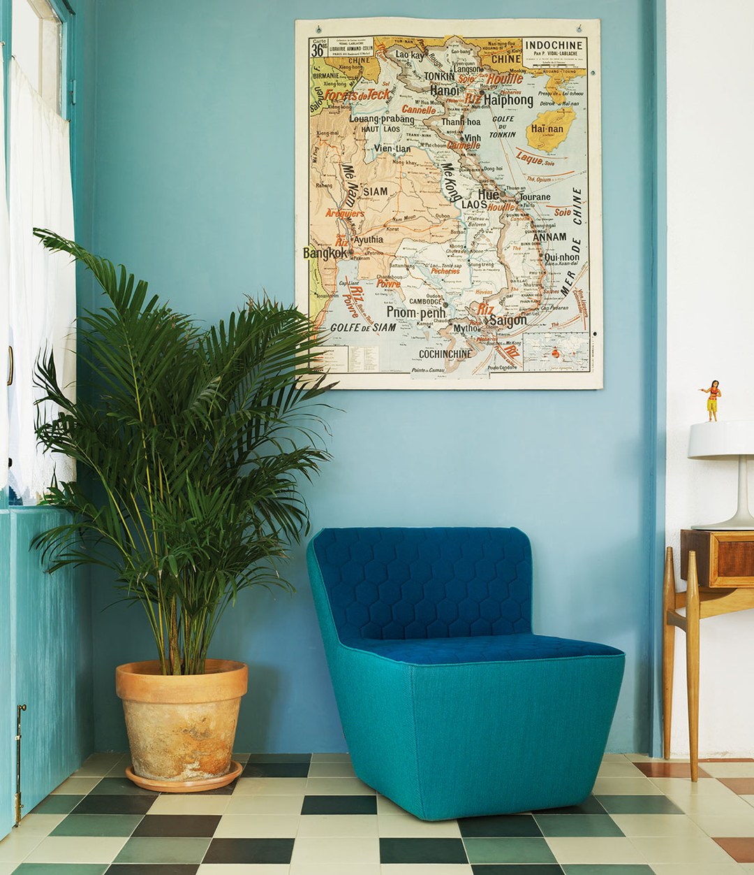 Tea Lounge Chair by Sancal in teal in a blue room – In Dubai by WSPR