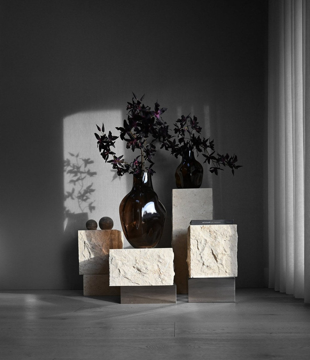 Temple Coffee Table, Low by 101 Copenhagen in Chrome / Limestone in a styled interior, view 2 – In Dubai by WSPR