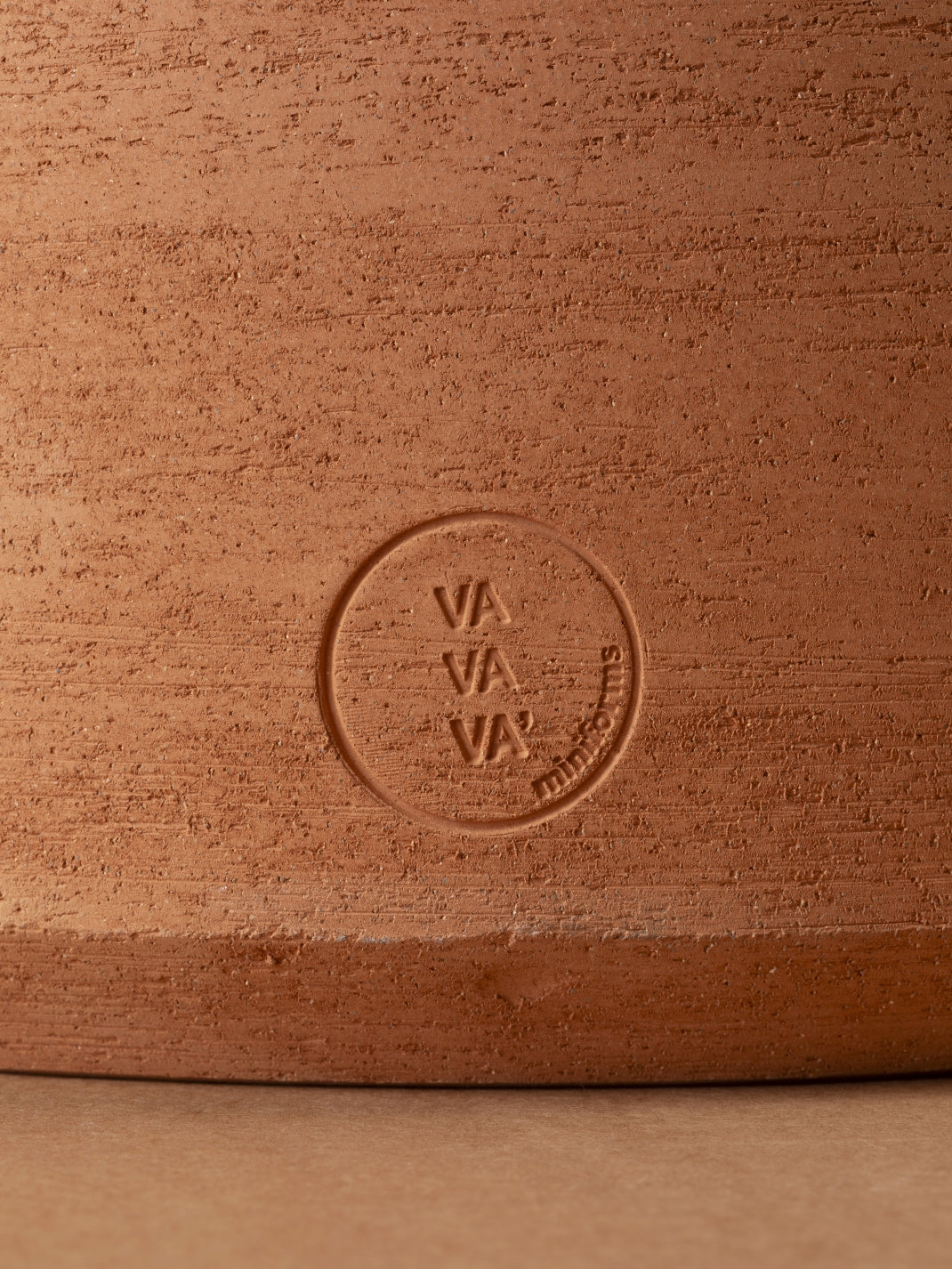 Vavavà Vase by Miniforms in terracotta, detail of the embossed mark – In Dubai by WSPR