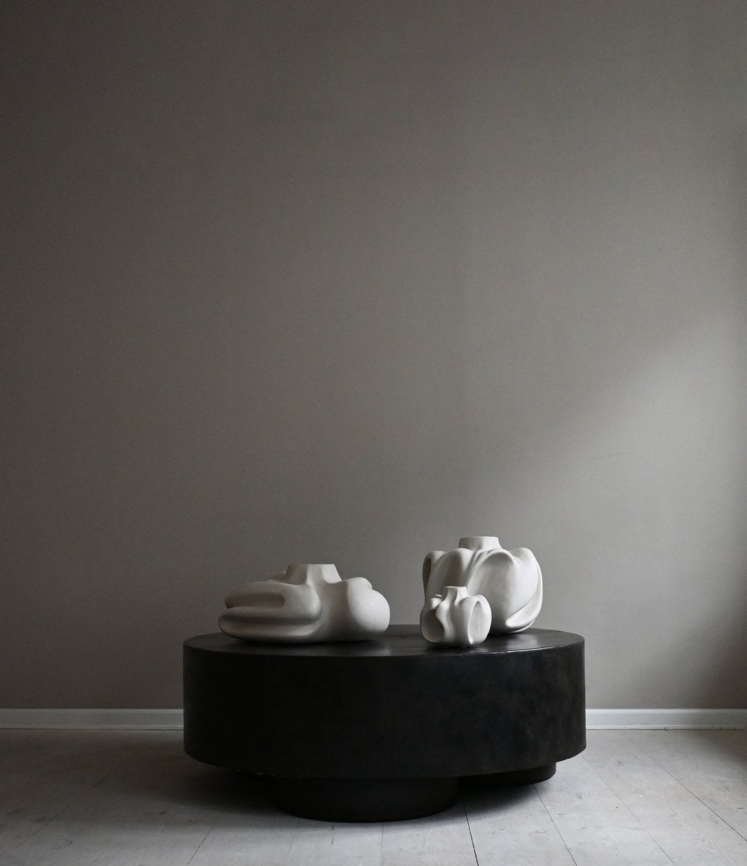 Wabi Vase, Fat by 101 Copenhagen in Birch in a styled interior, view 3 – In Dubai by WSPR